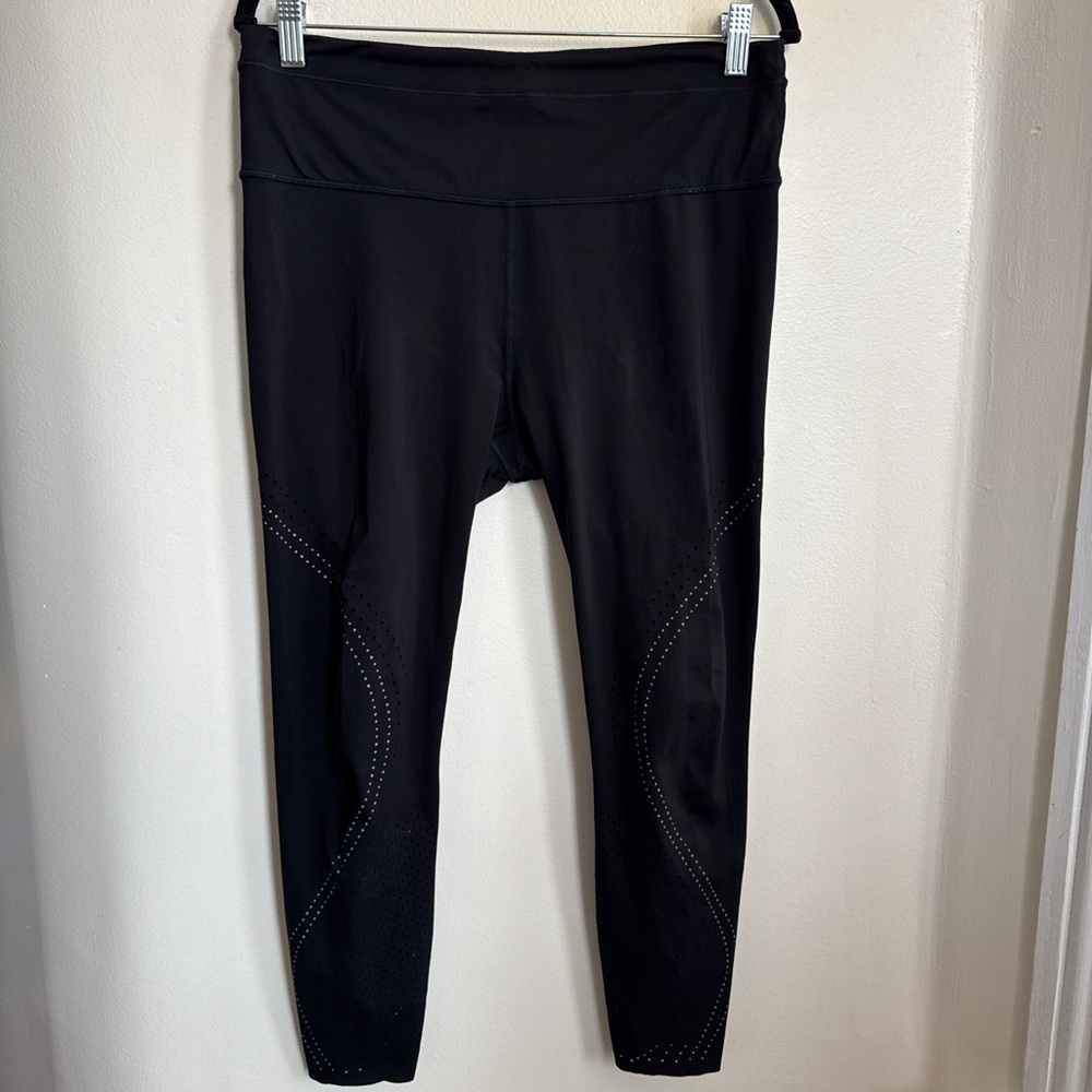 Athleta Black Accelerate Lasercut 7/8 Tights